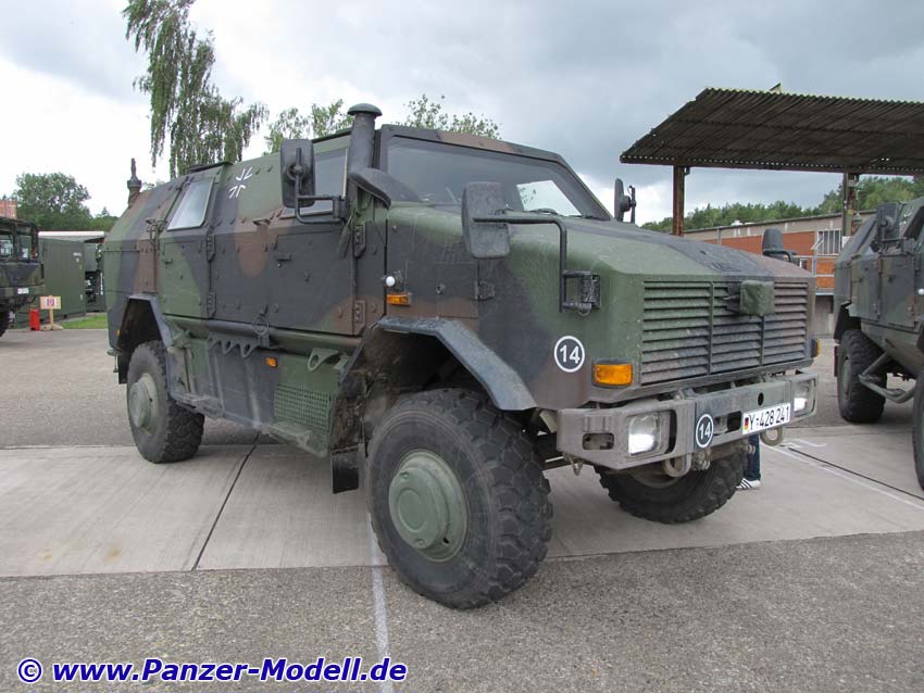 http://www.panzer-modell.de/referenz/in_detail/dingo2a32/004g.jpg