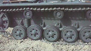 Blick auf die Laufrollen eines Panzer III E